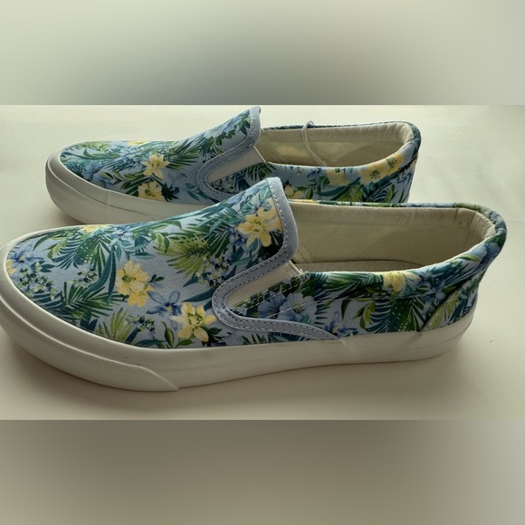 Tommy Bahama Women’s Ferris Slip-On Sneakers - Picture 3 of 7
